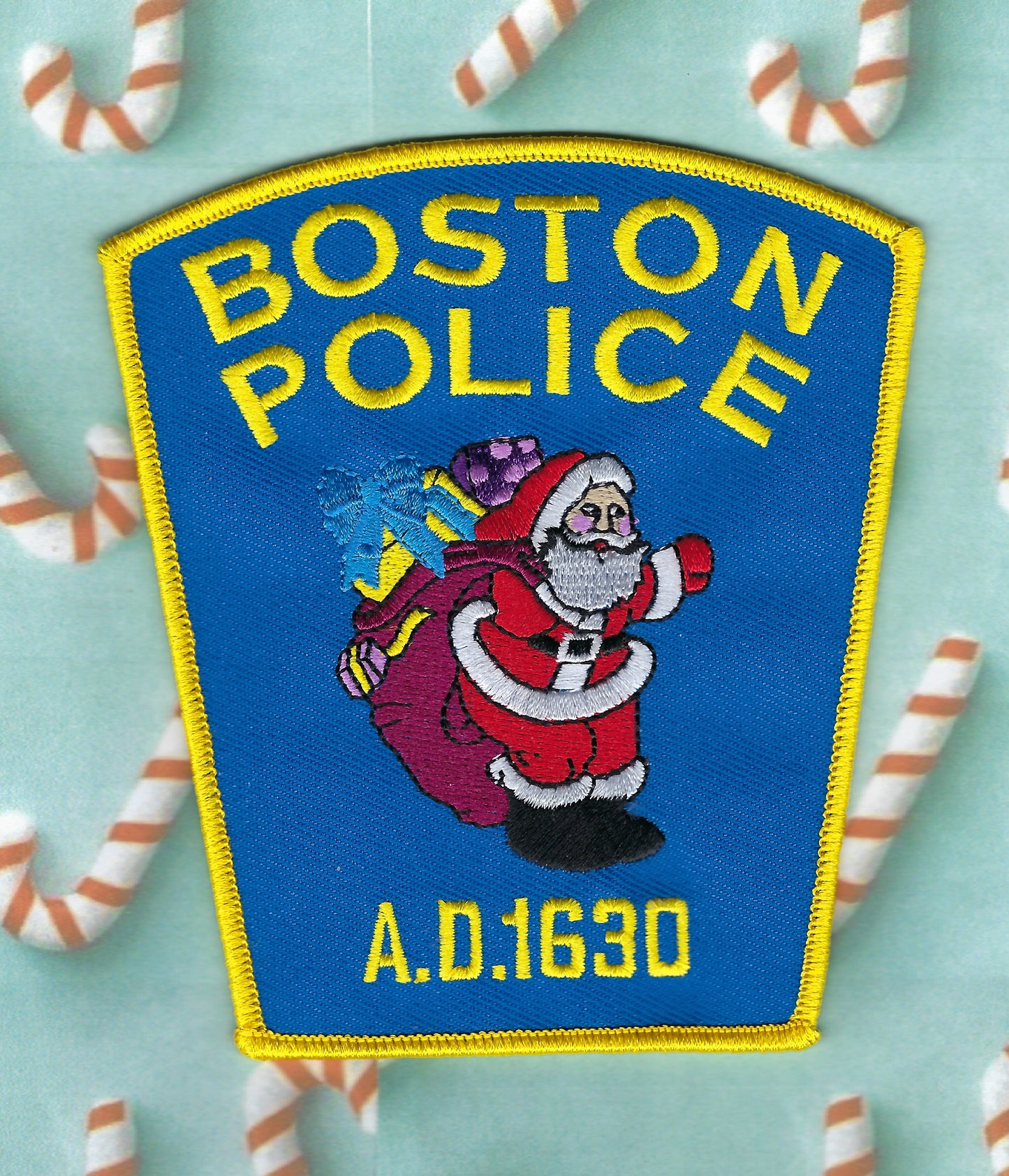 BOSTON, MASSACHUSETTS POLICE DEPARTMENT (BPD) 4.5 INCH 'SANTA CLAUS' CHRISTMAS EMBROIDERED PATCH BY PUBLIC SAFETY COLLECTIBLES.