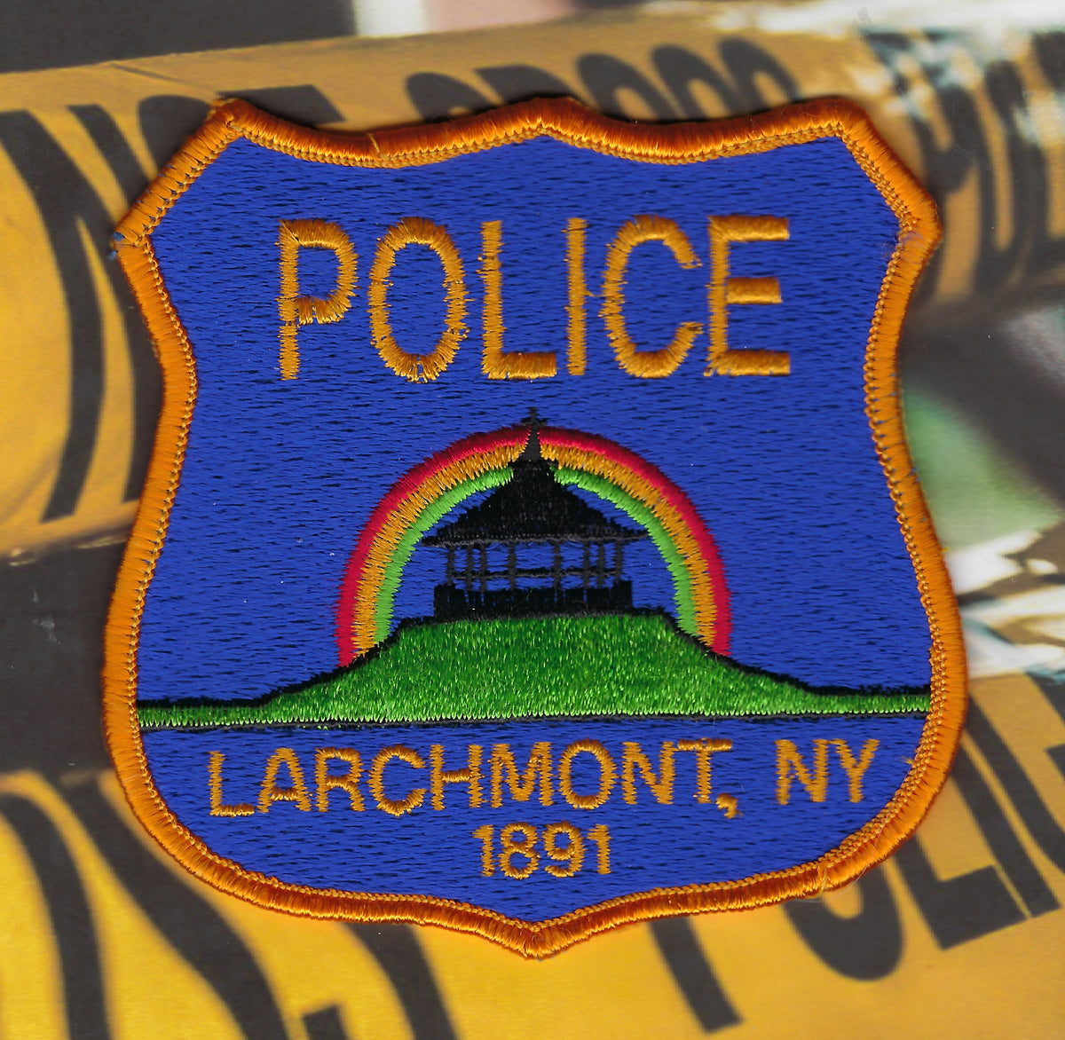 LARCHMONT, NEW YORK (WESTCHESTER COUNTY) POLICE DEPT EMBROIDERED PATCH BY PUBLIC SAFETY COLLECTIBLES.