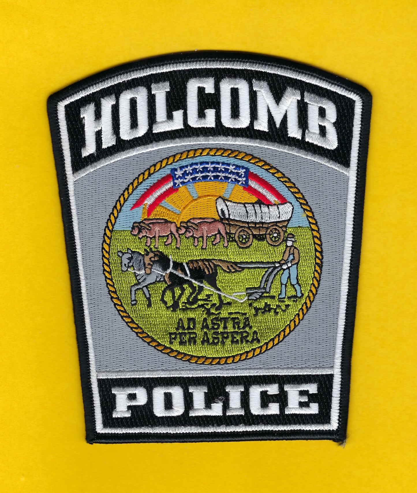 HOLCOMB, KANSAS POLICE DEPARTMENT 5.25 INCH EMBROIDERED PATCH BY PUBLIC SAFETY COLLECTIBLES.