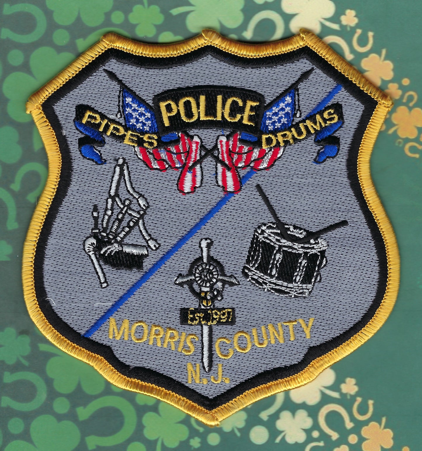 MORRIS COUNTY, NEW JERSEY POLICE DEPARTMENT PIPES AND DRUMS EMBROIDERED PATCH BY PUBLIC SAFETY COLLECTIBLES.