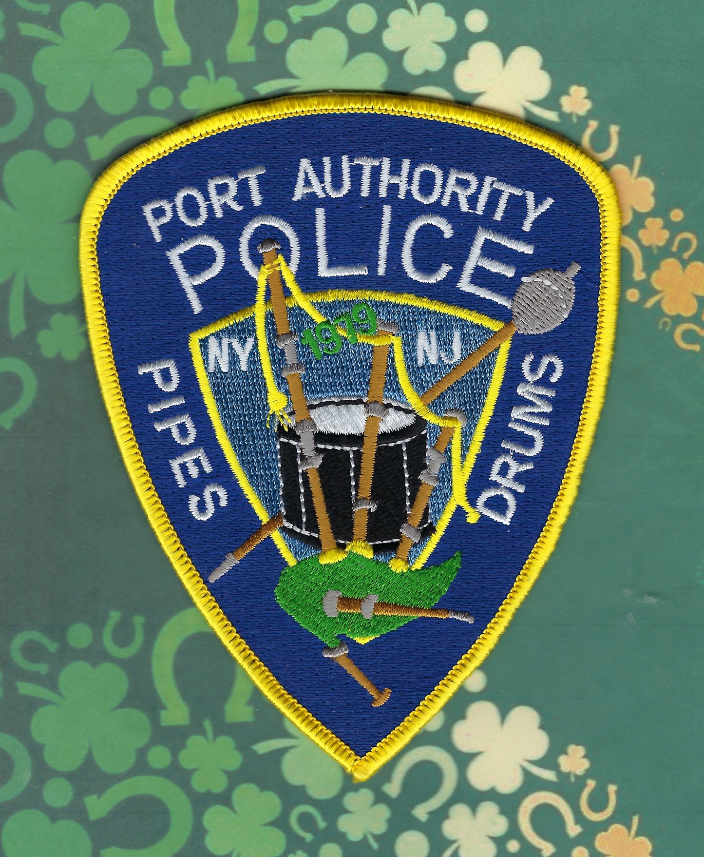 PORT AUTHORITY POLICE DEPT (PAPD) OF NEW YORK / NEW JERSEY 'PIPES AND DRUMS' EMBROIDERED PATCH BY PUBLIC SAFETY COLLECTIBLES.
