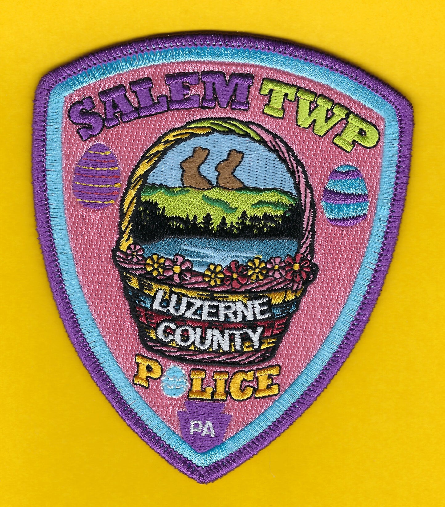 SALEM, TOWNSHIP, PENNSYLVANIA POLICE DEPARTMENT ( NOT THE WITCH CITY ) 'HAPPY EASTER' EMBROIDERED PATCH BY GHOST PATCH ENTERPRISES.